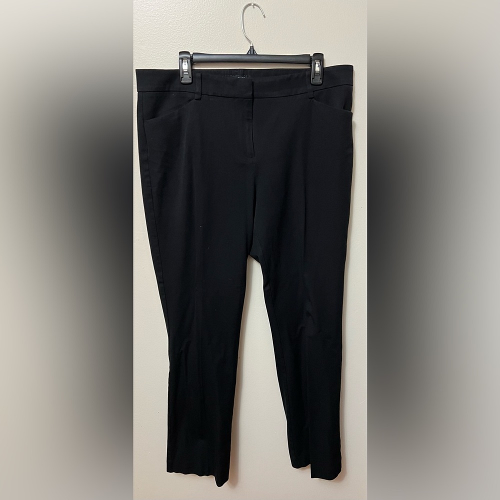 Black women’s dress pants size 14.